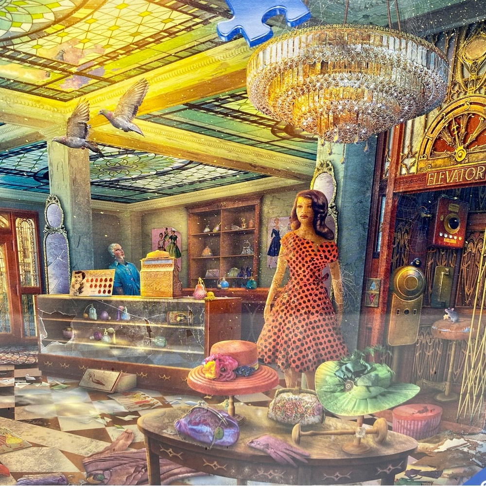 Ravensburger 1000 Puzzle Deserted Department Store - Picture 8 of 10